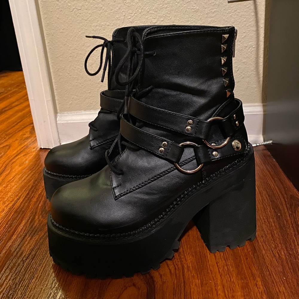 DEMONIA BOOTS